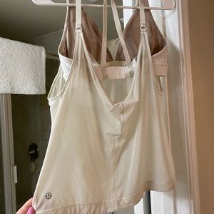 Lululemon tank with built in bra size 6!